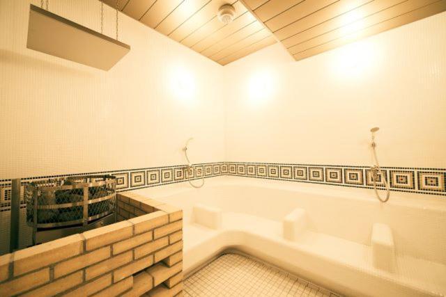 Sauna & Thermae-yu Nishiazabu Hôtel capsule